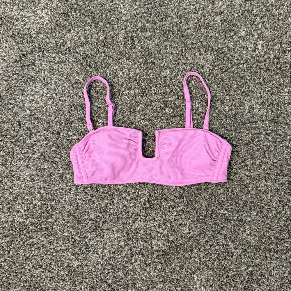 Swim suit top! This is strapless and also removable